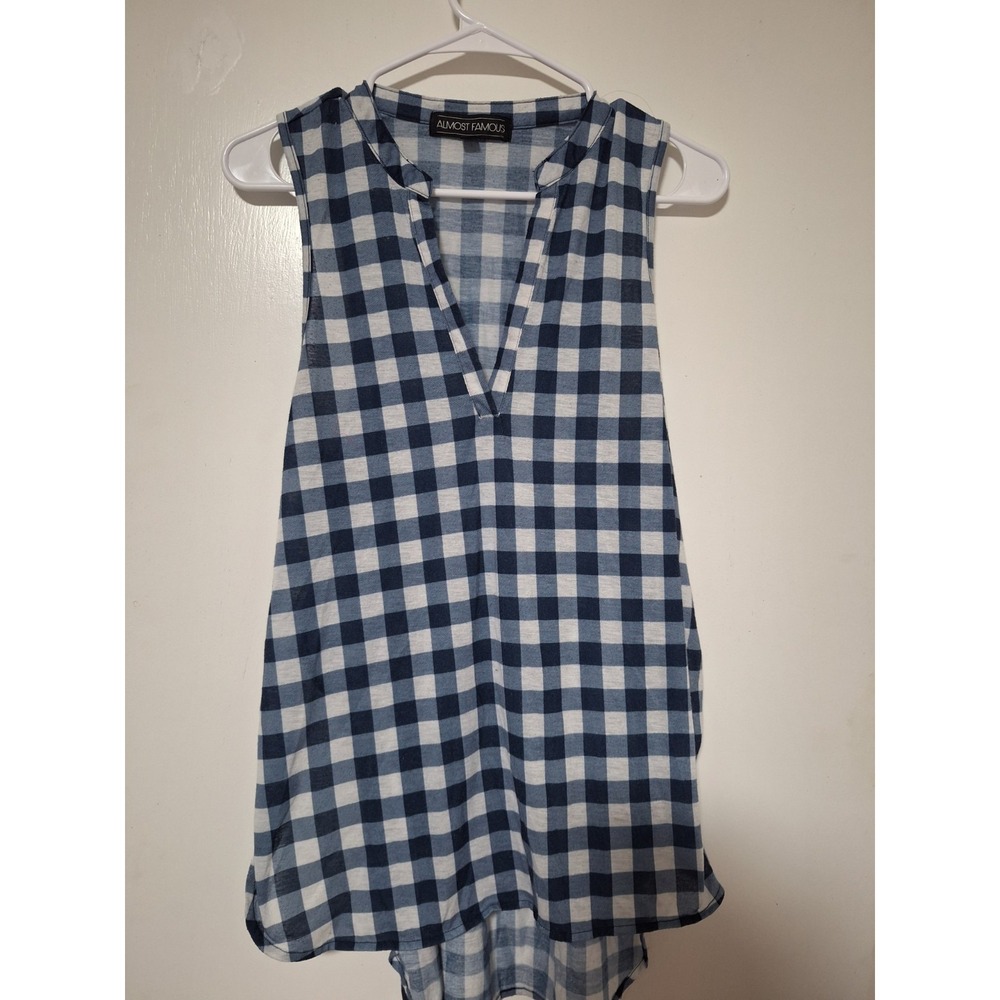 Almost Famous Women L Blue Gingham Plaidā V-Neck Sleeveless Tunic Top Tank